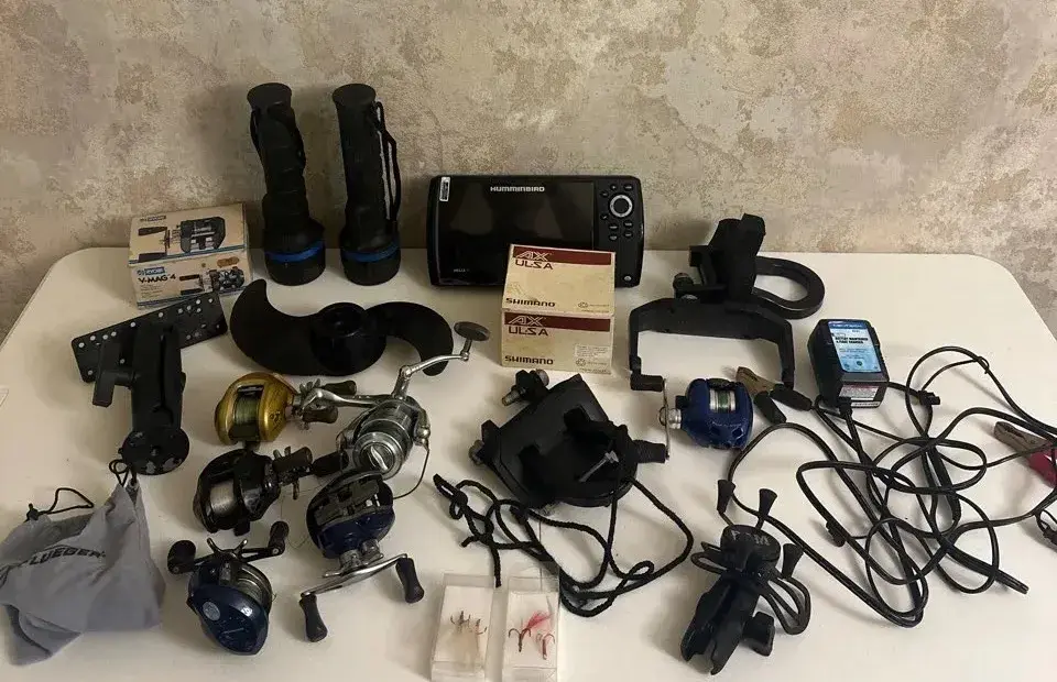 Humminbird Helix 7 Fish Finder, Fishing Reels & Accessories