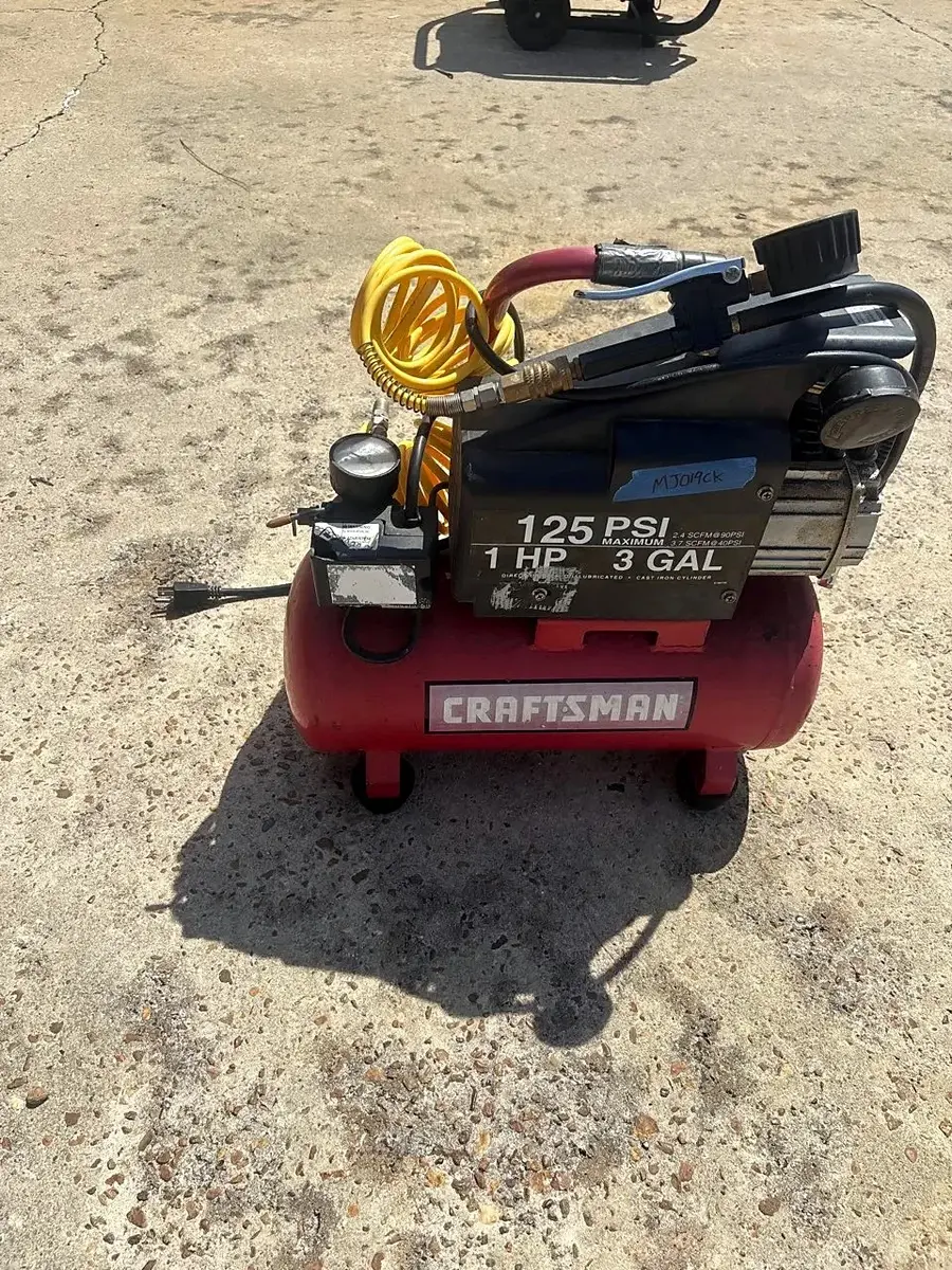 Craftsman 125 PSI 1 HP 3 Gallon Air Compressor