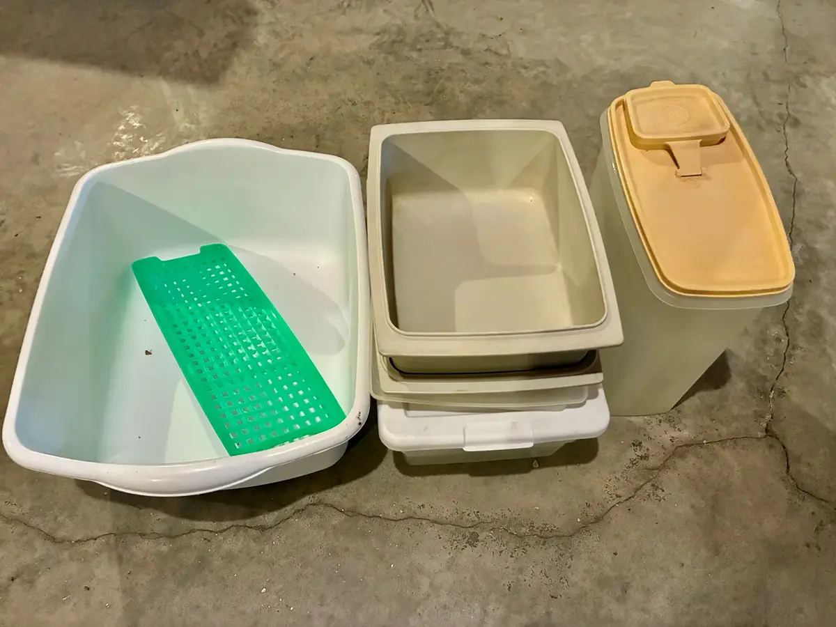 Small Kitchen Storage Container Lot