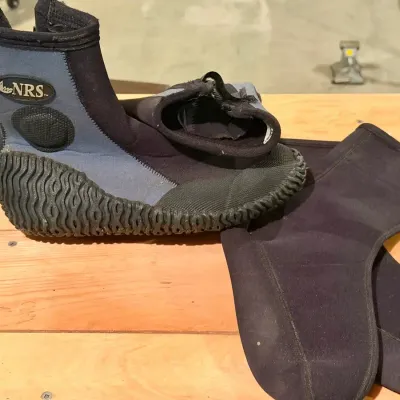 NRS Size 8 Paddle Wet Shoes