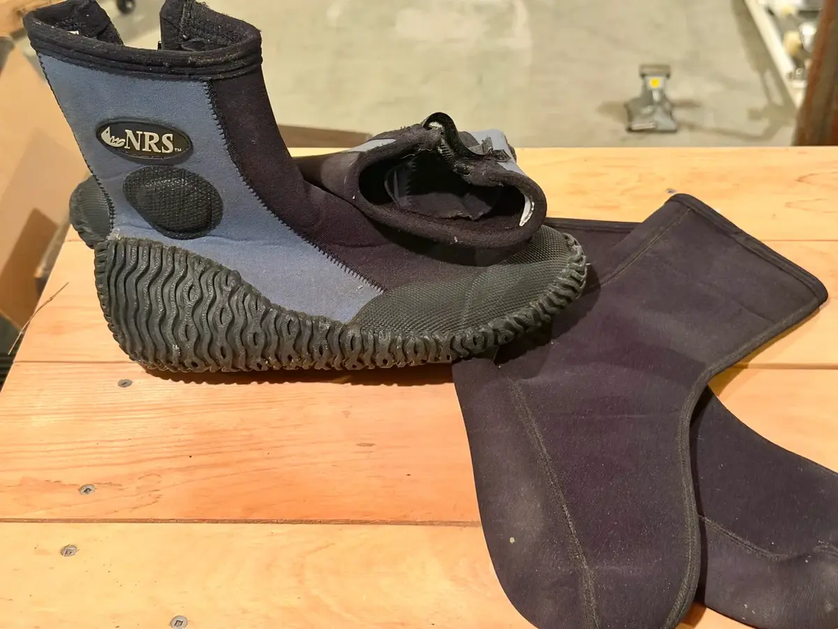NRS Size 8 Paddle Wet Shoes