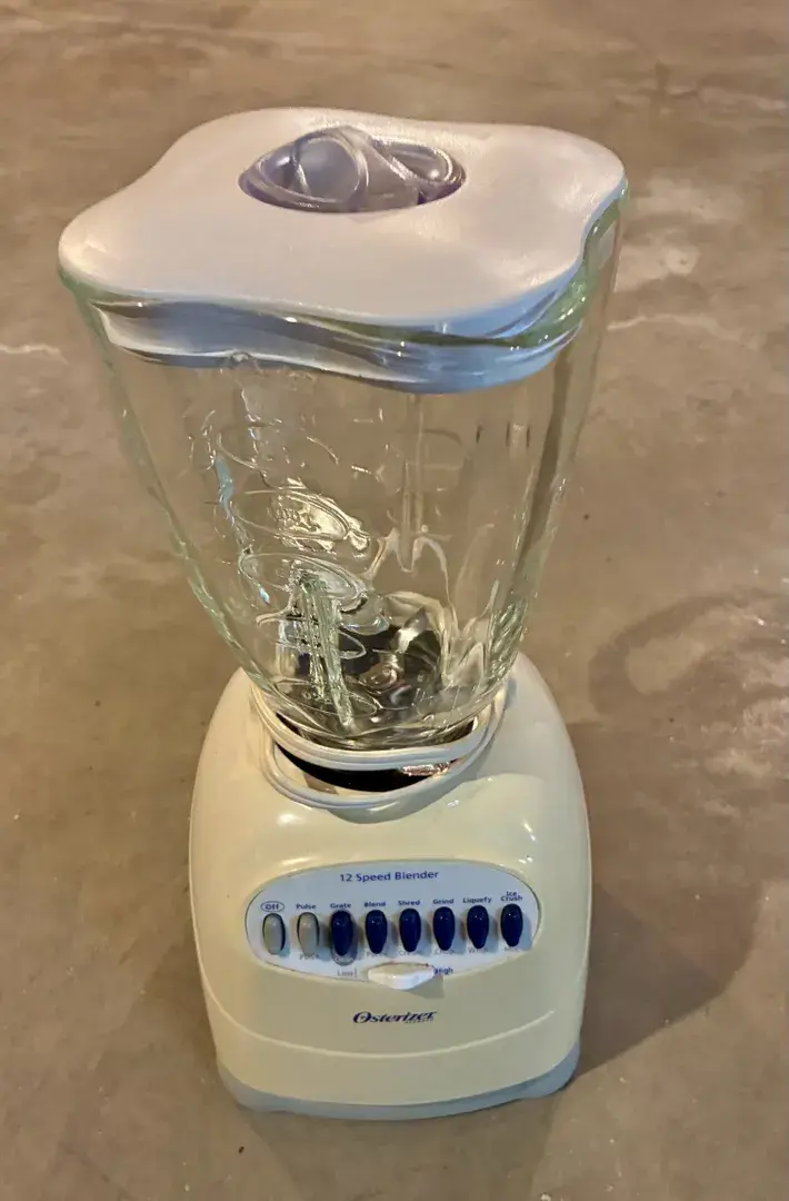 Osterizer 12-Speed Blender (Works)