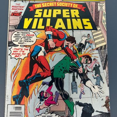Sale Photo Thumbnail #37: The Secret Society of Super Villains #2 comic book published by DC Comics in August 1976. Part of the Bronze Age of comics, featuring Captain Comet, Green Lantern, and Gorilla Grodd. The cover features the 'DC Comics Salutes the Bicentennial' banner. 

Co