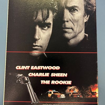 Sale Photo Thumbnail #26: The Sandman No. 22, published in January 1991 by DC Comics. This issue features 'Season of Mists: Chapter 1' written by Neil Gaiman with art by Kelley Jones and Malcolm Jones III. The back cover features a full-page advertisement for the film 'The Rookie'