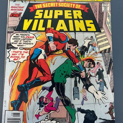 Sale Photo Thumbnail #39: The Secret Society of Super-Villains #2 comic book published by DC Comics in August 1976. Part of the 'DC Comics Salutes the Bicentennial' run. Features Captain Comet, Green Lantern, and Gorilla Grodd. 

Condition: Vintage, pre-owned condition with some l