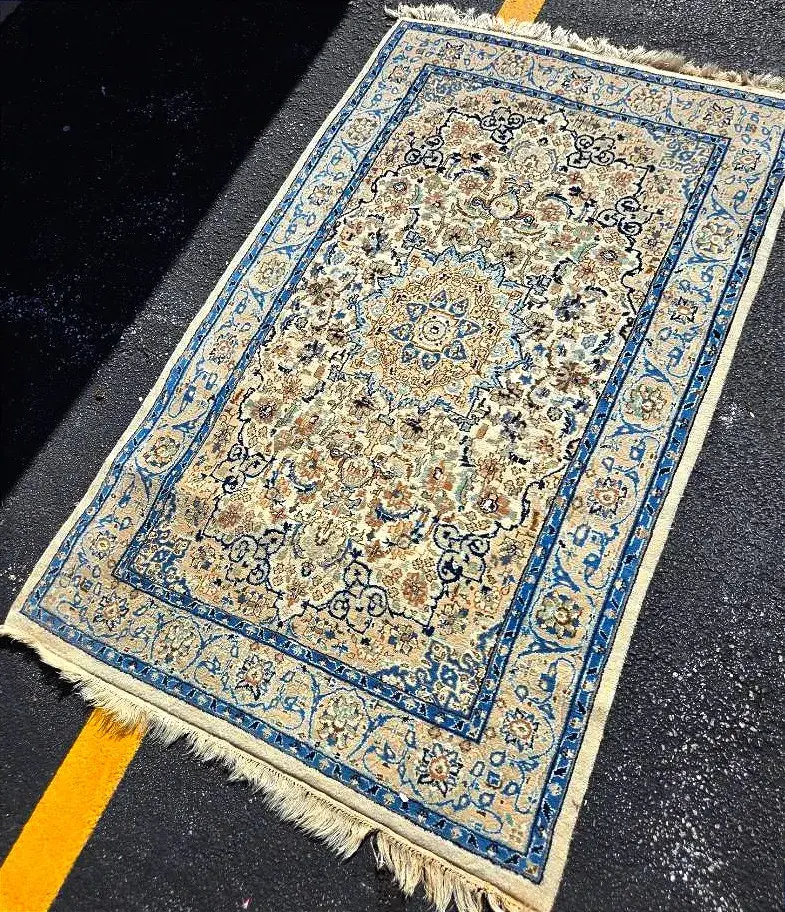 Hand-Knotted Nain-Style Ivory & Blue Wool Area Rug - 6'9"x4'