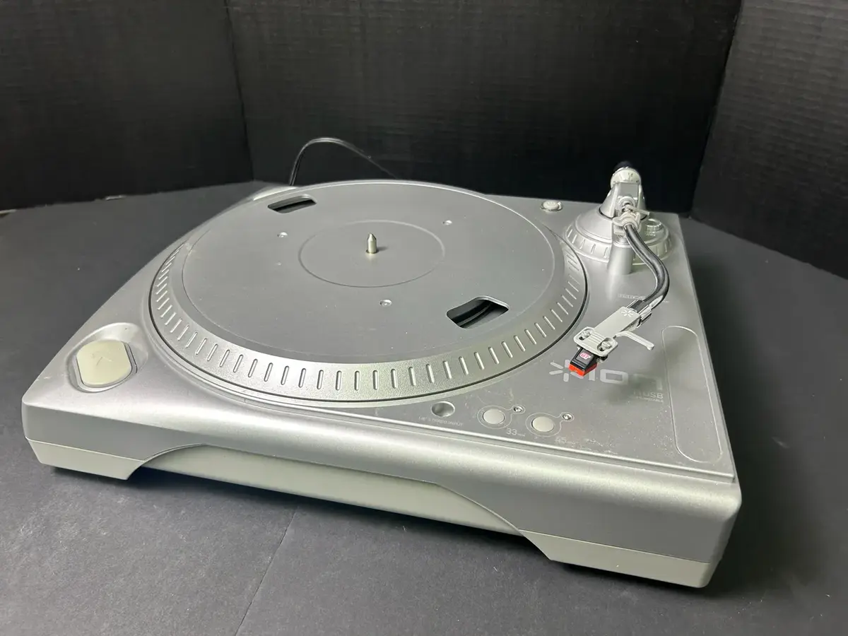 ION USB Turntable Record Player & Audio Digitizer – iTTUSB