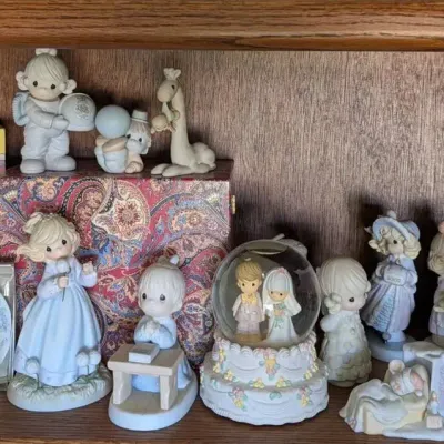 Precious Moments Figurines Lot 1