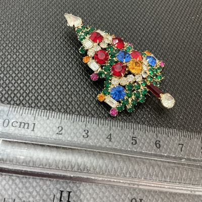 Vintage Warner Rhinestone Christmas Tree Brooch Pin