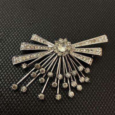 Vintage Rhinestone Starburst Spray Brooch