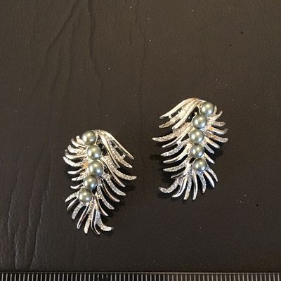 Vintage Sarah Coventry Silver-Tone Feather Spray Faux Pearl Clip-On Earrings