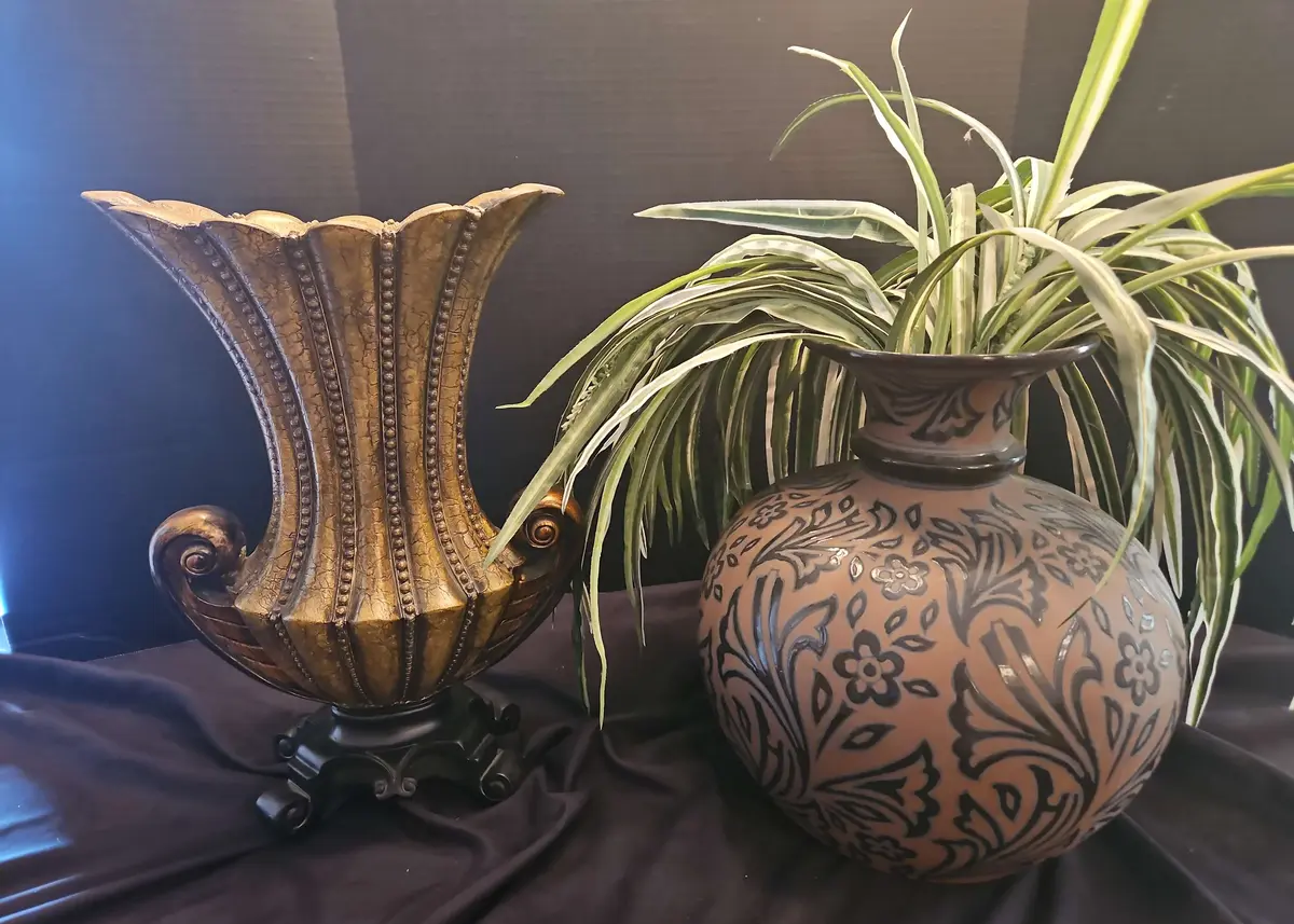 Antique Style Decorative Vase And Vintage Art Deco Floral Vase With Faux Plant