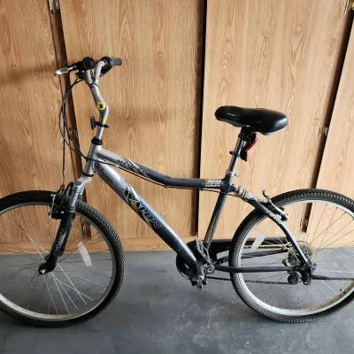 Silver 26" Avalon Aluminum Dual Suspension Bicycle, Comfort Series, 7 Speed, Helmet