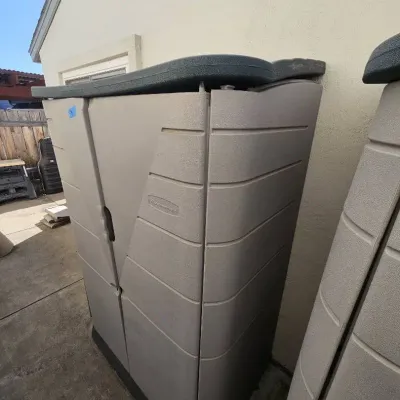 Shed And Mystery Content Inside (Shed 3)