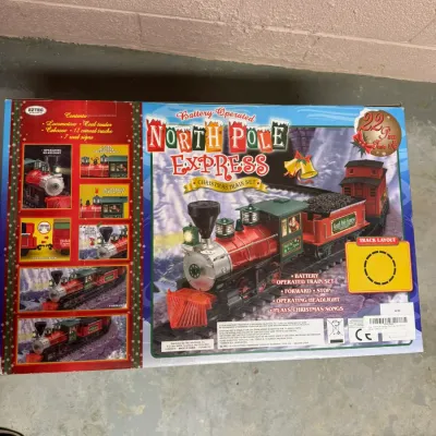 Eztec North Pole Express battery-operated Christmas train set, in its original 22-piece box.