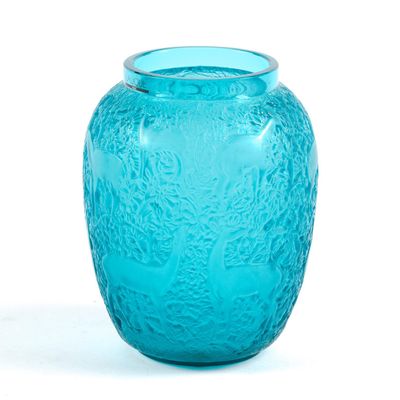 Rare Blue "Biches" Vase By Lalique