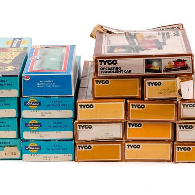 20 Model Trains Incl. Athearn & Tycho