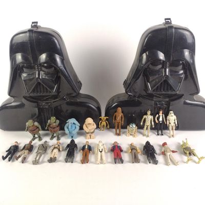 2 Kenner Star Wars Character Cases & 22 Figurines