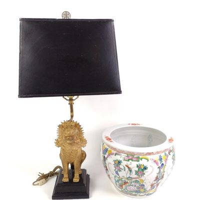 Chinese Fish Bowl & Resin Foo Dog Table Lamp