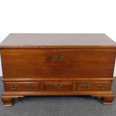 Dovetail Blanket Chest