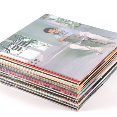 25 Vinyl Records Incl. Elton John, Hank Williams, Jr. & Sade