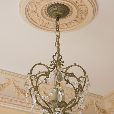Antique Gold Finish Metal Frame Chandelier