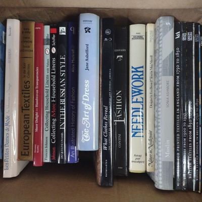 20 Textile & Sewing Reference Books incl. Needlework