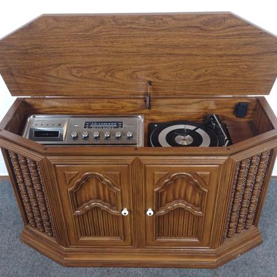 Capehart Console Radio With Record Player