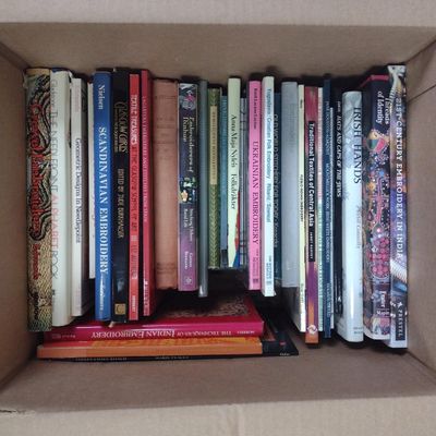 34 Fashion & Textile Reference Books incl. Textile Treasures