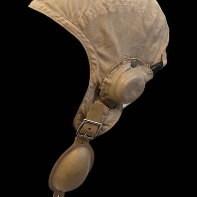 Sale Photo Thumbnail #425: WWII USN NAF 1092S Flight Helmet, TH-37 Earphones