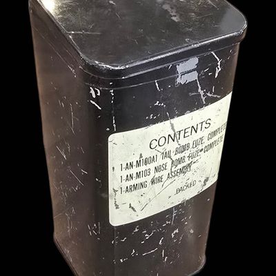Sale Photo Thumbnail #150: WWII AN-M100A1/M103 Bomb Fuze Transit Tin