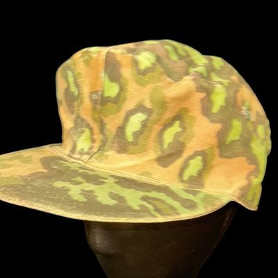 Sale Photo Thumbnail #461: WWII Waffen-SS M42 Oak Leaf A Reversible