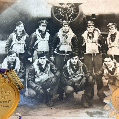 Sale Photo Thumbnail #232: WWII 8th AAF KIA B-17 pilot grouping
