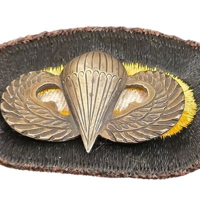 Sale Photo Thumbnail #22: WWII 101st Theater-Made Jump Wing & Oval