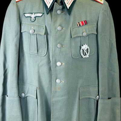 Sale Photo Thumbnail #266: WWII German Artillery Hauptmann Feldbluse, Rgt.