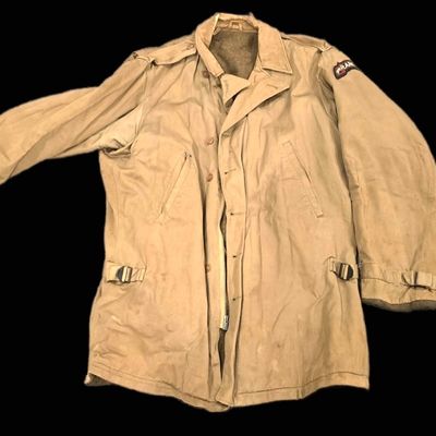 Sale Photo Thumbnail #321: WWII M-1941 Arctic Parka, 4th Ranger Bn Scroll