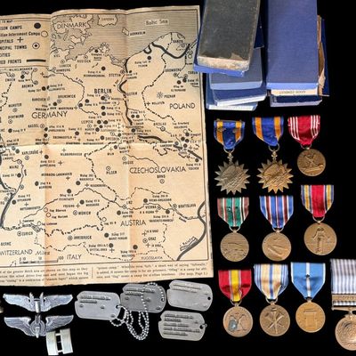 Sale Photo Thumbnail #225: WWII 99th BG navigator grouping - Ploesti