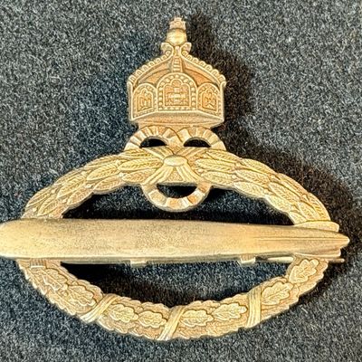 Sale Photo Thumbnail #94: WWI Imperial German Naval Zeppelin Crew Badge