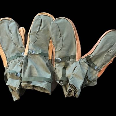 Sale Photo Thumbnail #392: Unissued Korean War Trigger Finger Mittens, 2 Pr
