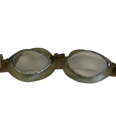 Sale Photo Thumbnail #417: WWII German Luftwaffe Flight Goggles