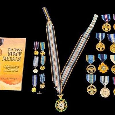 Sale Photo Thumbnail #248: NASA Space Medals with Distinguished Service-Type