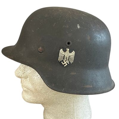 Sale Photo Thumbnail #480: WWII German Heer M35 Single-Decal Helmet ET64