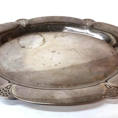 WM Rogers - Oval Silver Plate Tray with Scalloped Edges #411