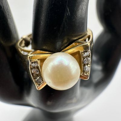 18K Yellow Gold Cultured Pearl Six Small Diamond Accents Ring