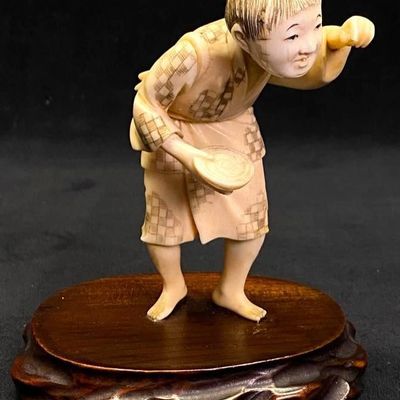 Antique Japanese Okimono of Woman