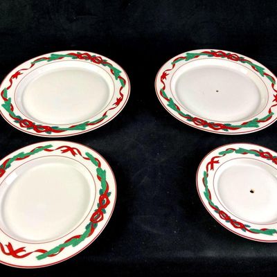 Lot of Christmas Plates Dining and Decorative
