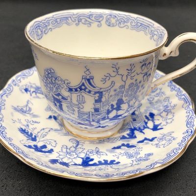Royal Albert Fine Bone China Tea Cup & Saucer Set - Made in England - "Mikado" Pattern