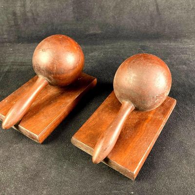(2) Miraca Bookends