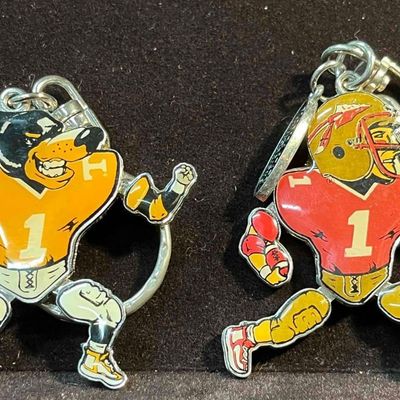 Football Player Keychains Florida State & University Of Tennessee (F18)