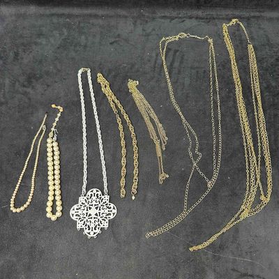 Costume Necklace Lot Simulated Pearls Gold and Silver Tone Chains Oversized Pendant White